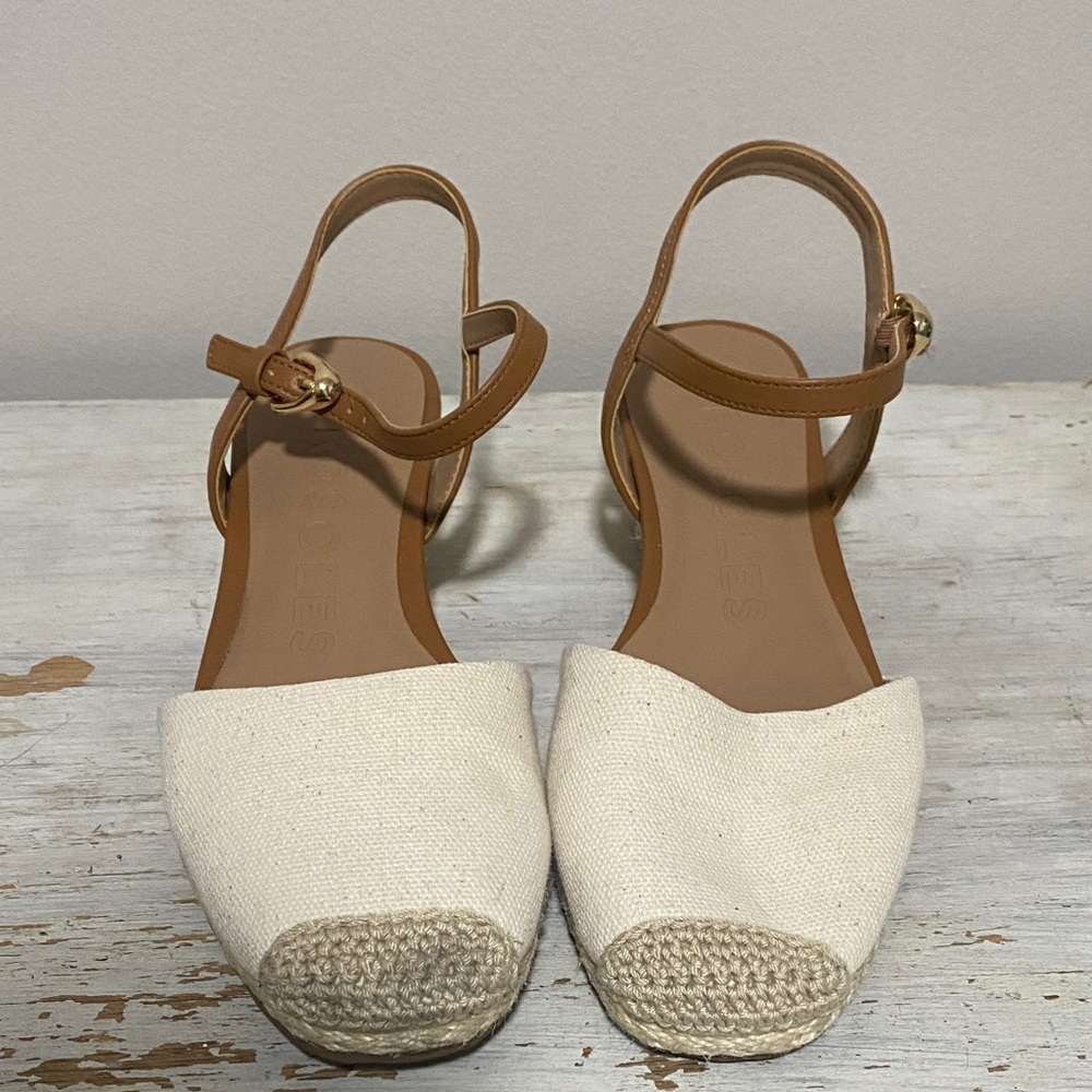 AEROSOLES White and Tan Espadrille Flats